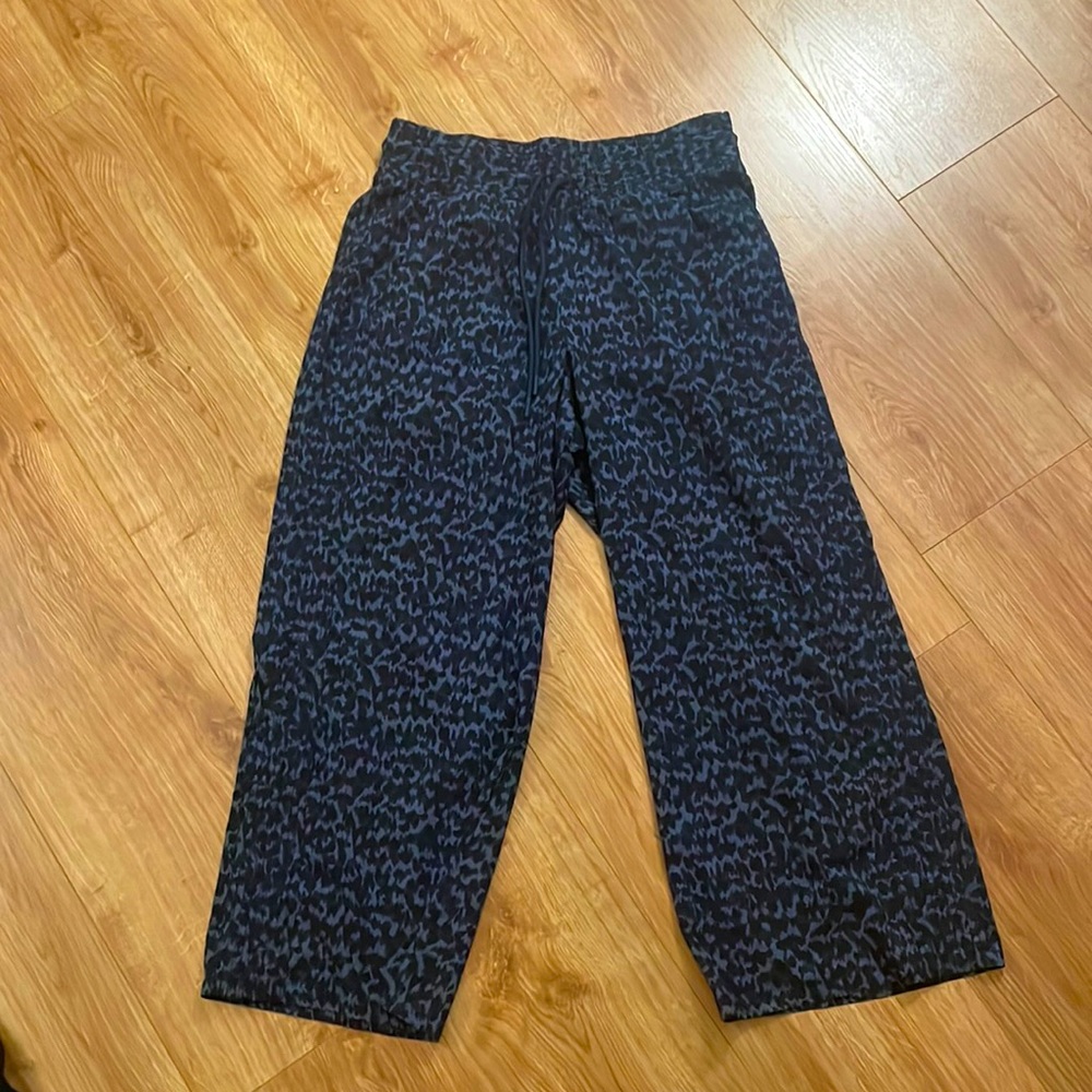Athleta Avenue wide leg crop 2P petite